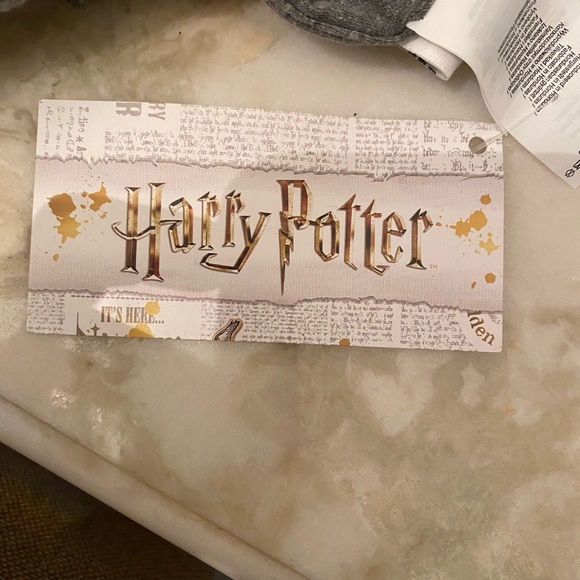 NEW Hufflepuff t-shirt (M) - Picture 4 of 5